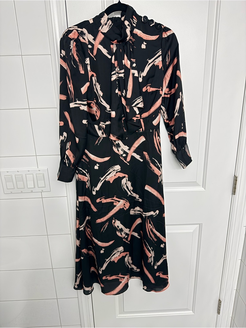 Alexia Admor Black Midi Dress with Pink Brushstroke Print and Pretend Neck tie